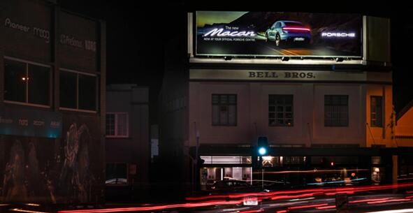 布里斯班機(jī)場高速廣告