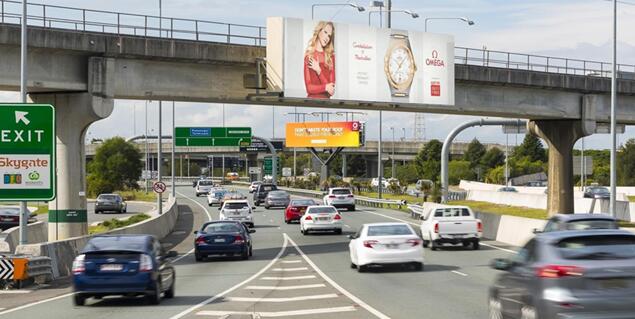布里斯班機(jī)場高速廣告